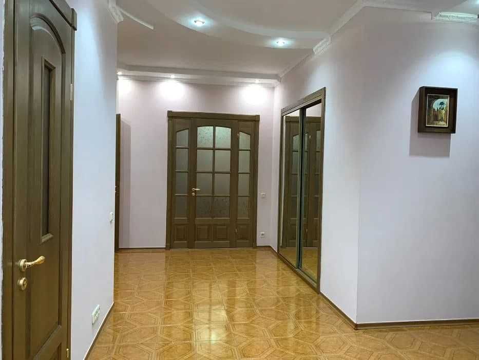 Аренда квартир: ул.  Старонаводницкая  4, Киев долгосрочно /F764454206-764454206-фото№1