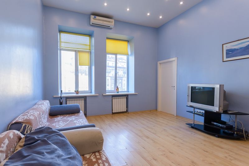 Аренда квартир: ул.  Бассейная  12, Киев долгосрочно /F527463572-527463572-фото№1